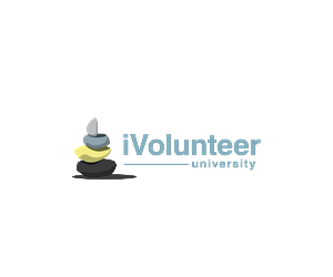 Diseño de Logo por Andylicious para iVolunteer University.com | Diseño #3002665