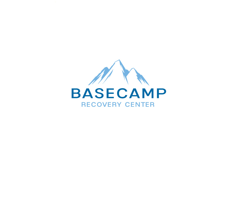 Logo-Design von instudio für Basecamp Recovery, LLC. | Design #23265546