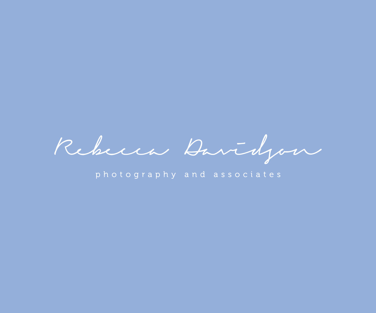 Logo-Design von FrozyDozy für Rebecca Davidson Photography | Design #23879996