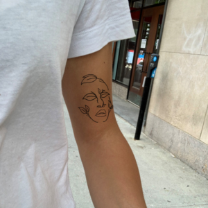 women silhouette minimalist design | Diseño de Tatuaje por PsyPen