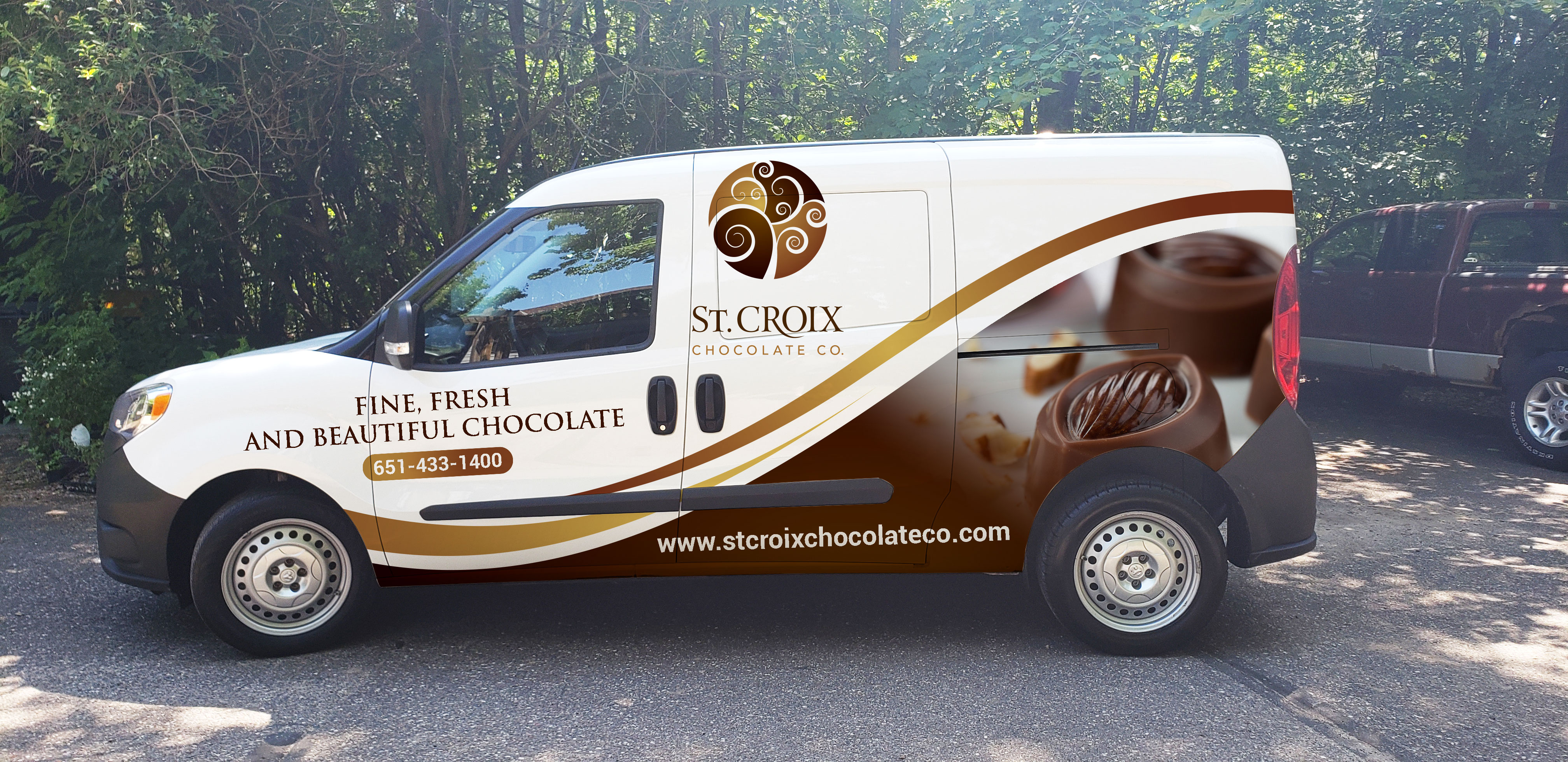 Diseño de Rotulación de Vehículo por Imagine design000 para St. Croix Chocolate Company | Diseño #25111630