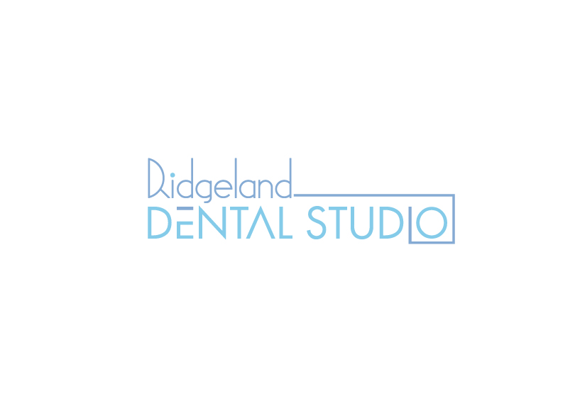 Design de Logo par creativepoint pour Ridgeland Dental Studio | Design #25352524