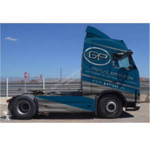 PROYLAC EXTRUSION | Car Wrap Design by Yoga Tri