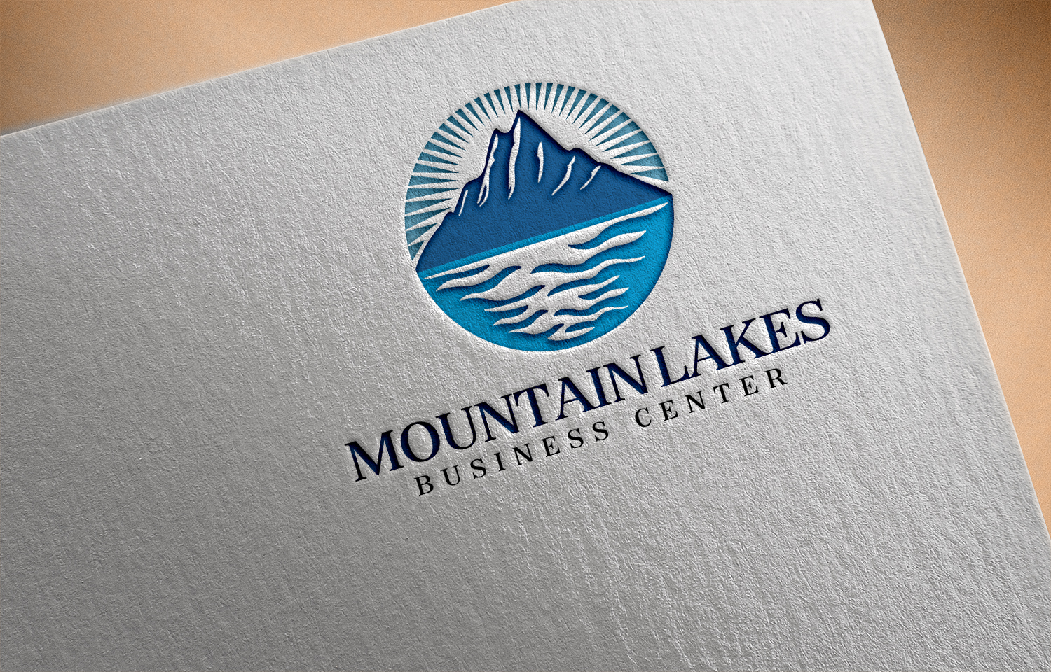 Design de Logo par Vishak vasu pour Mountain Lakes Business Center | Design #25736679