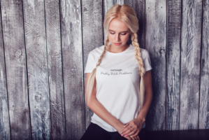 T-Shirt-Design von Elise Young für dieses Projekt | Design: #26019908