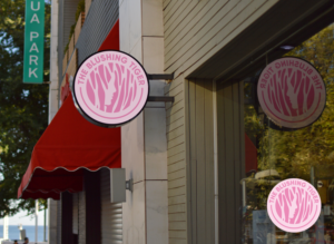 The Blushing Tiger | Logo-Design von aquabomb26