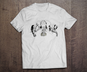 3 headed elephant with $100 bill | Diseño de Camiseta por FigliaPerduta