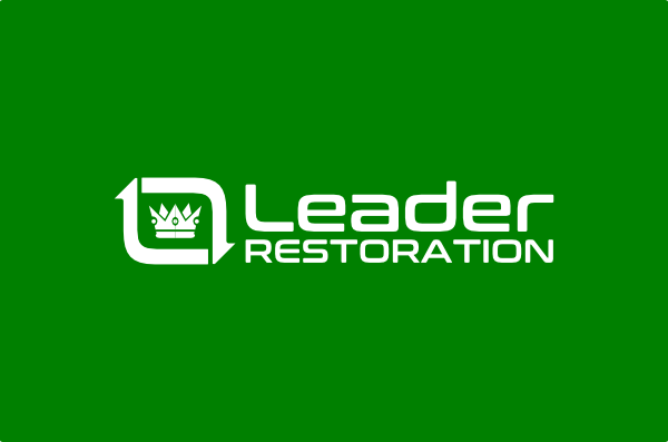 Diseño de Logo por MulamboDesign para Leader Restoration | Diseño #26626827