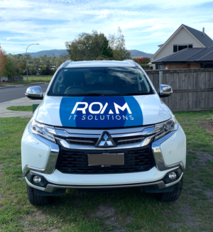 Car Wrap Design for IT Company | Grafik-Design von Intro Base