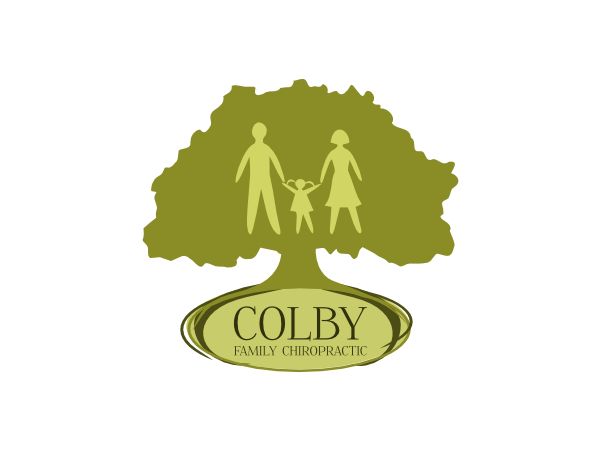 Diseño de Logo por go_for_it para Colby Family Chiropractic | Diseño #741882
