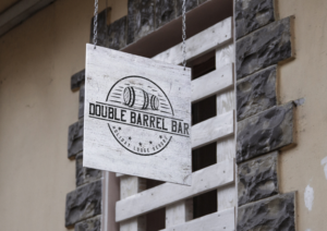 Double Barrel Bar.  With/Without, Holiday Lodge Resort | Design de Logo par MagicMan 3