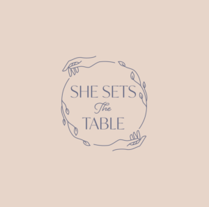 She Sets the Table | Design de Logo par Birdcage