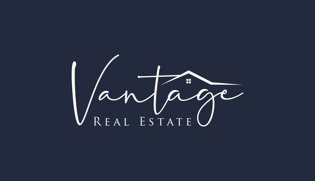 Logo Design by Soonia for DogMaster Trainers | Design #28003964