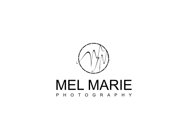 Diseño de Logo por alinionut para Mel Marie Photography | Diseño #66809