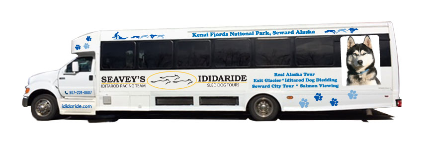 Design de Covering de Véhicule par Sayma Fashion pour IdidaRide Sled Dog Tours, Inc. | Design #28460504