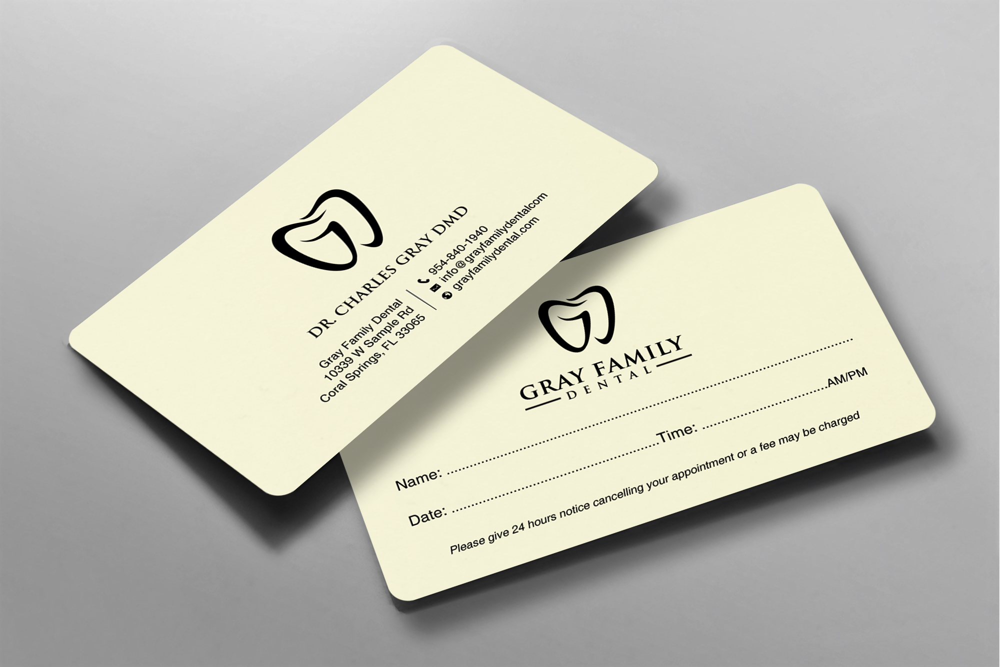 Design de Carte de Visite par chandrayaan.creative pour Gray Family Dental | Design #29131472