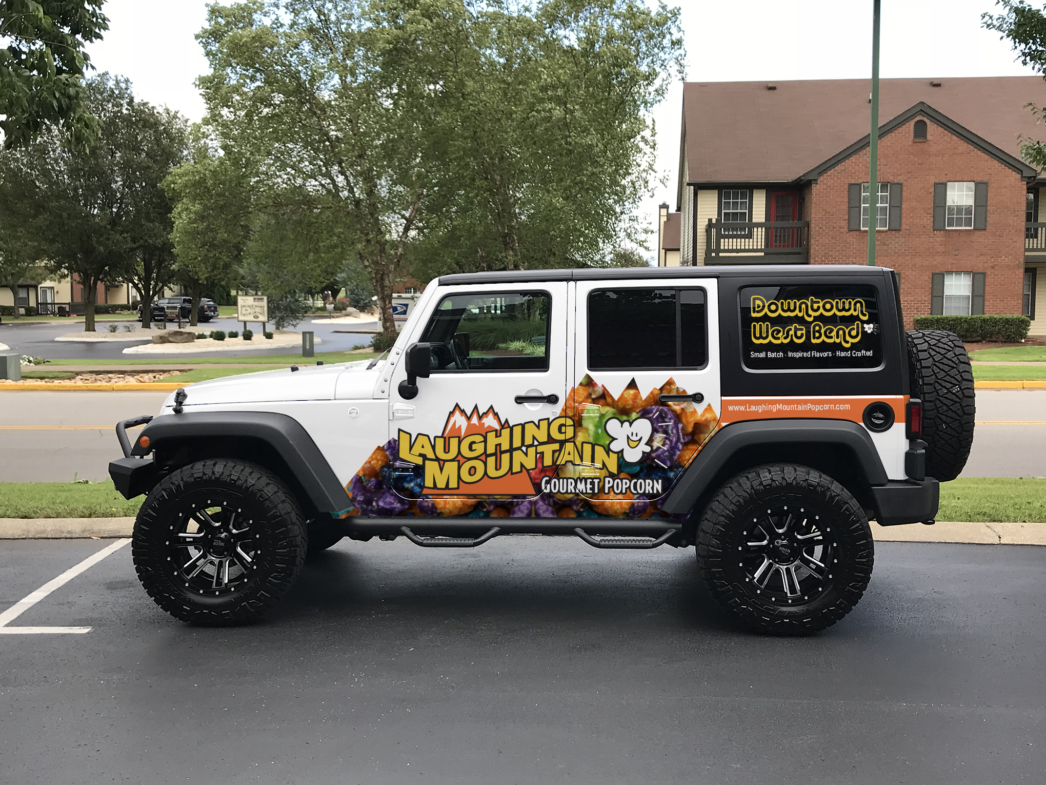 Diseño de Rotulación de Vehículo por Adi Saos para Laughing Mountain Gourmet Popcorn | Diseño #30063367