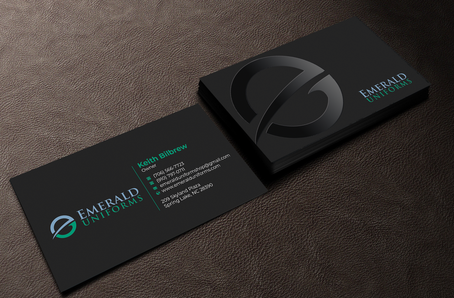 Visitenkarten-Design von Graphixpointt für Emerald uniforms | Design #30141928