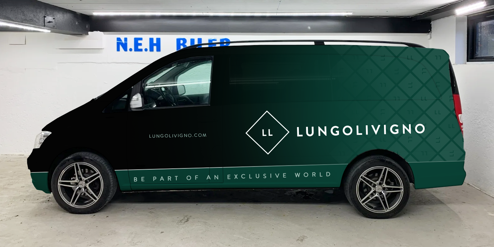 Car Wrap Design by typefdesign for Lungolivigno Fashion | Design #30501591