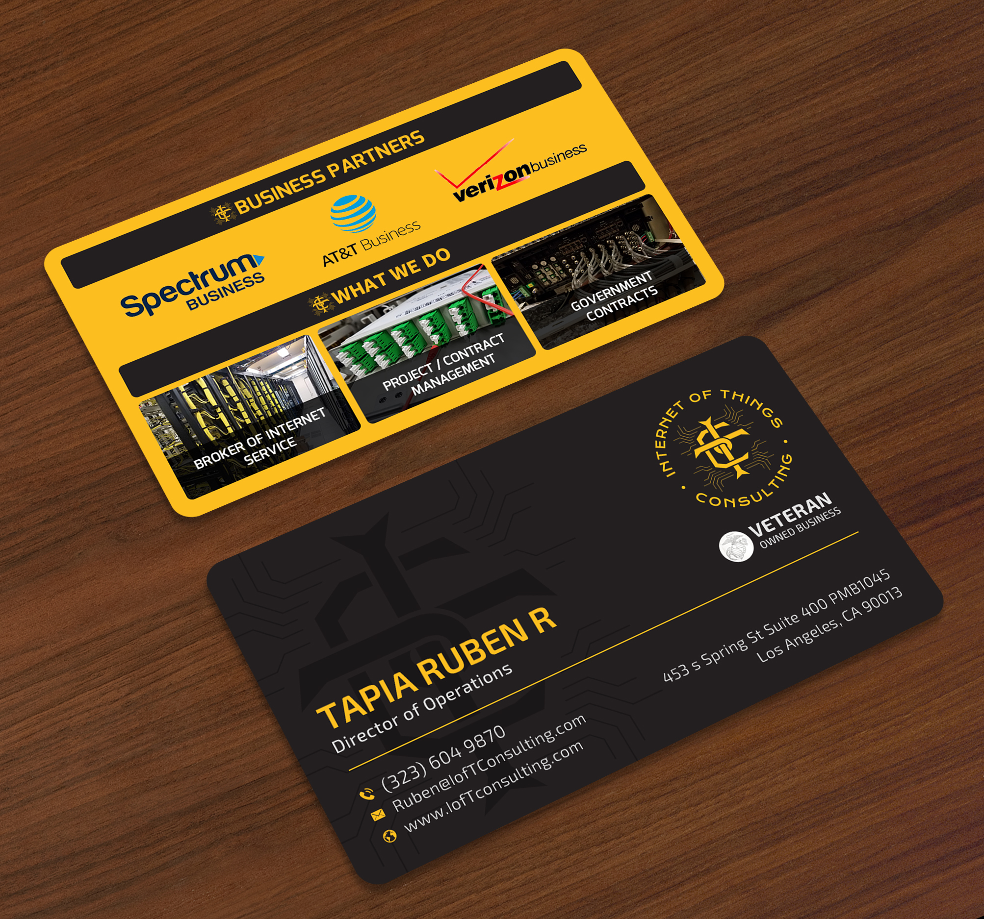 Visitenkarten-Design von Sun Moon Graphic Designer für Internet of Things Consulting | Design #30521883