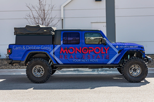 Design de Covering de Véhicule par Kira Graphics pour Monopoly Real Estate | Design : #32280602