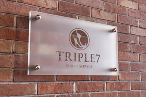 Diseño de Logo por sachin95 para Triple 7 Guide Service | Diseño: #32674578