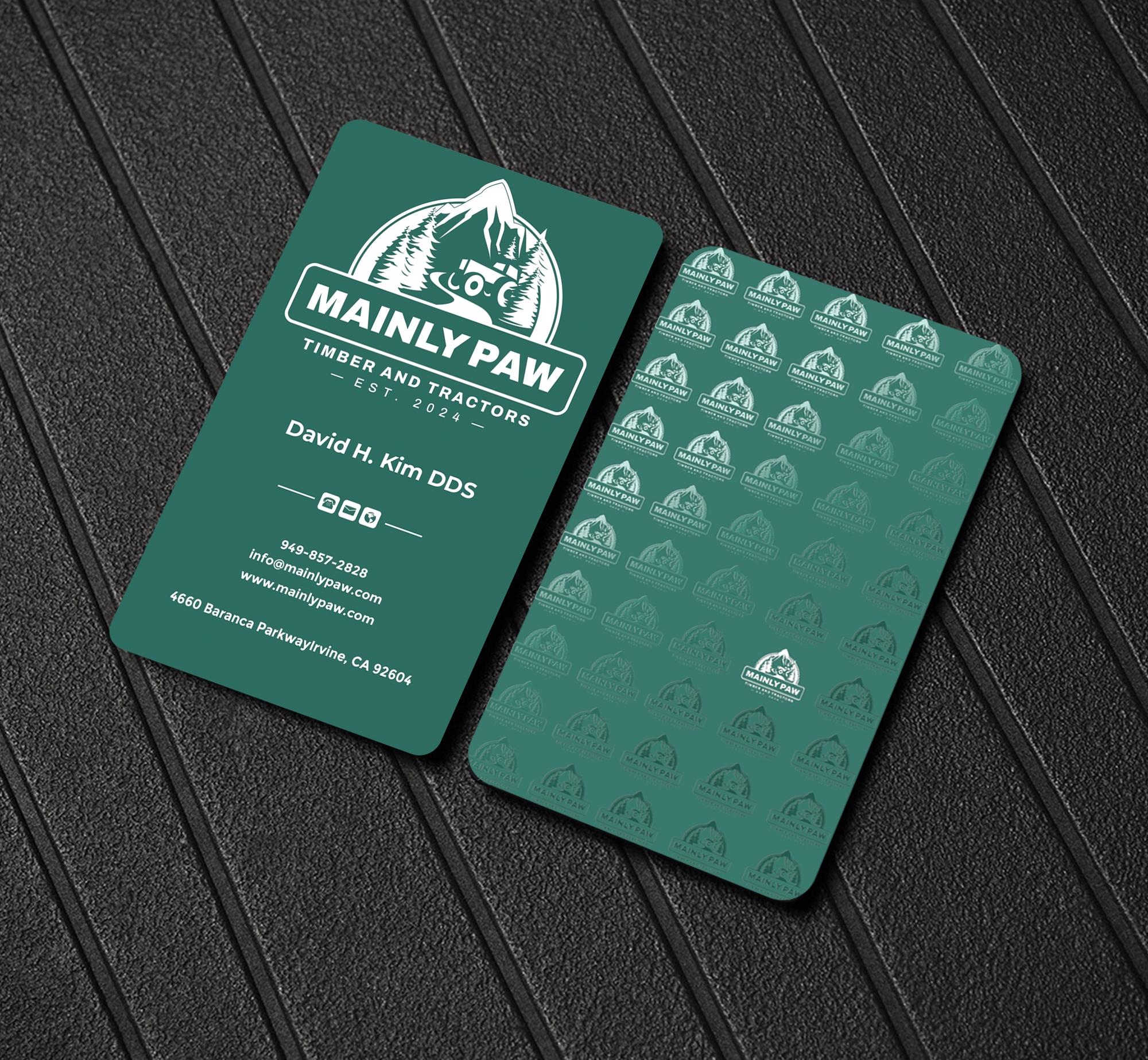 Business Card Design by Innovative Graphix for Mainely Paws LLC | Design #33088051
