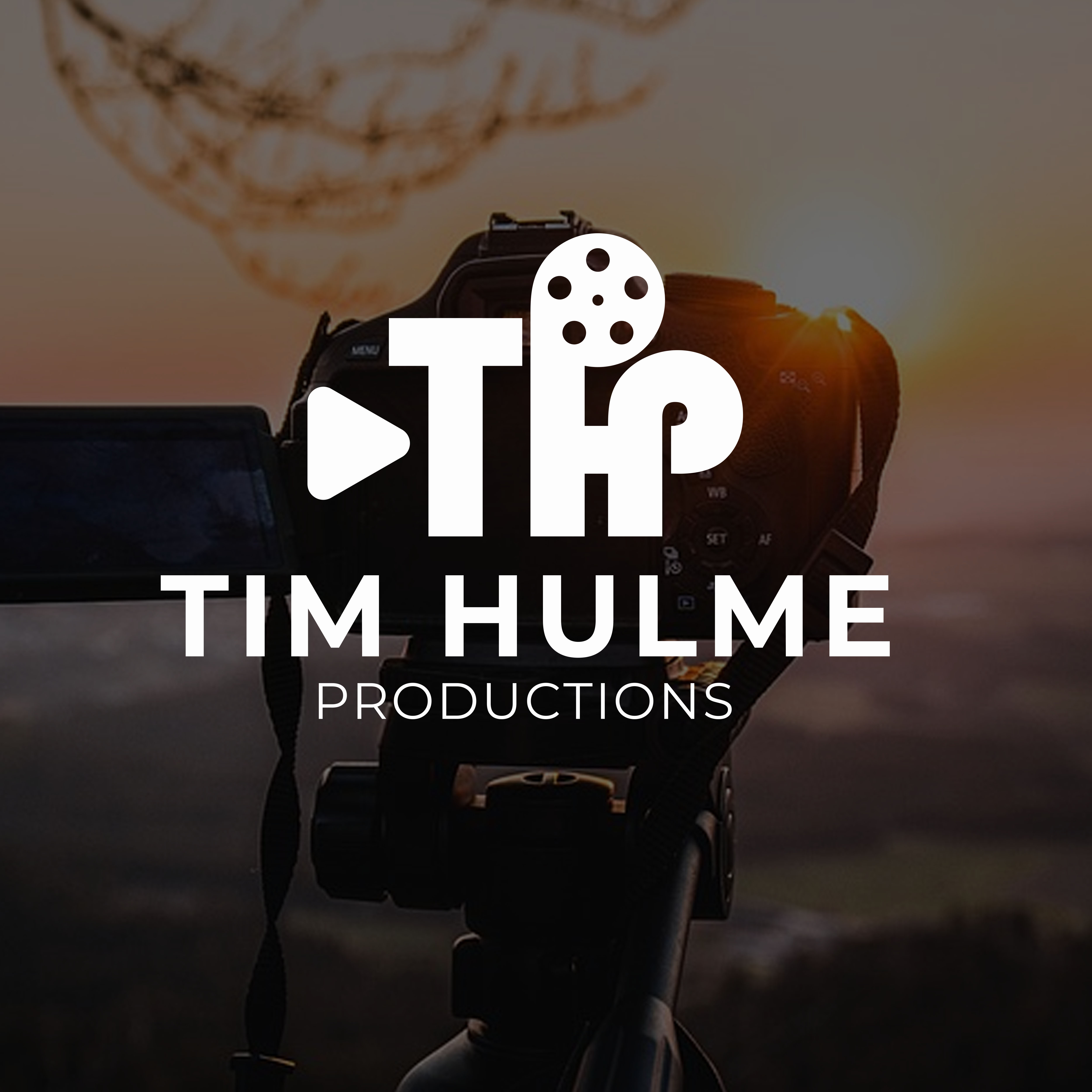 Logo Design by Mahera23 for Tim Hulme Photography PTY Ltd | Design #33322469