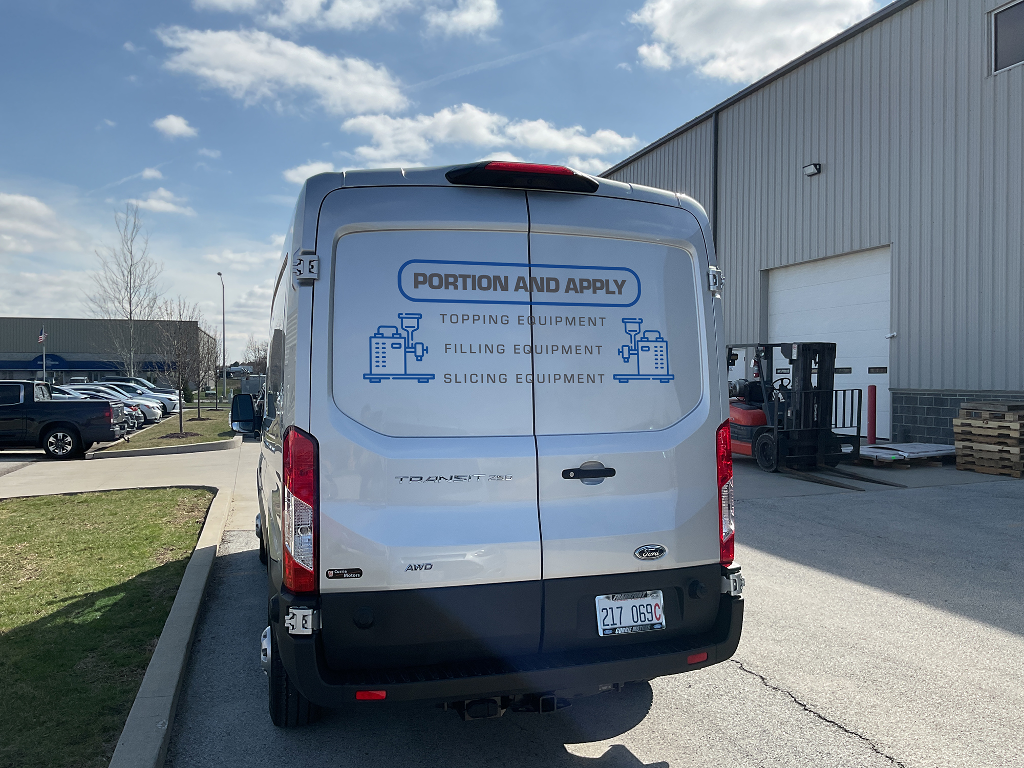 Car Wrap Design by Esli.O for Quantum Technical Services | Design #35195262