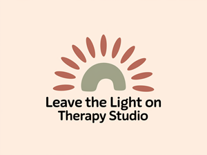 Design de Logo par Mukuuu pour Leave the Light On Therapy Studio | Design : #35431648