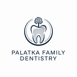 Design de Logo par Shariqology pour Palatka Family Dentistry | Design #35481723