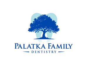 Design de Logo par Dream Logo Design pour Palatka Family Dentistry | Design : #35489189