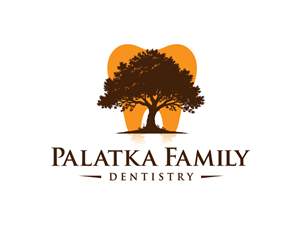 Design de Logo par Dream Logo Design pour Palatka Family Dentistry | Design : #35489190