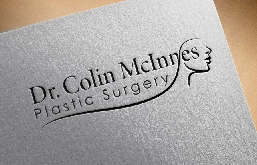 Diseño de Logo por amran mollaa para Dr. McInnes Plastic Surgery | Diseño #35597401