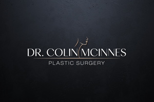 Diseño de Logo por Robi-The Child para Dr. McInnes Plastic Surgery | Diseño: #35607893