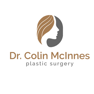 Diseño de Logo por riya08 para Dr. McInnes Plastic Surgery | Diseño: #35718785