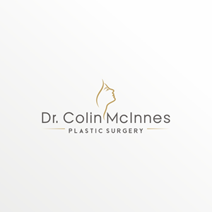 Diseño de Logo por Ashani Bhattacharya para Dr. McInnes Plastic Surgery | Diseño #35598639