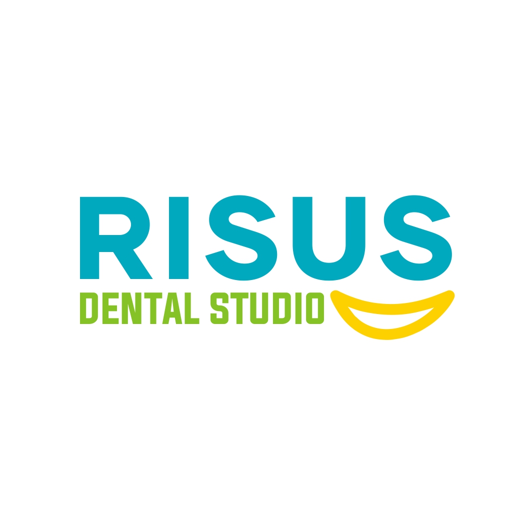 Design de Logo par DiandraKali pour Risus Dental Studio | Design #36908818