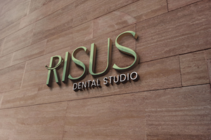 Design de Logo par DesignMaker 2 pour Risus Dental Studio | Design : #36945325
