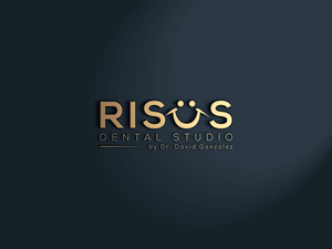 Diseño de Logo por luxydesign para Risus Dental Studio | Diseño: #36909232