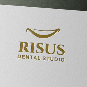 Design de Logo par magelangart pour Risus Dental Studio | Design : #36909095
