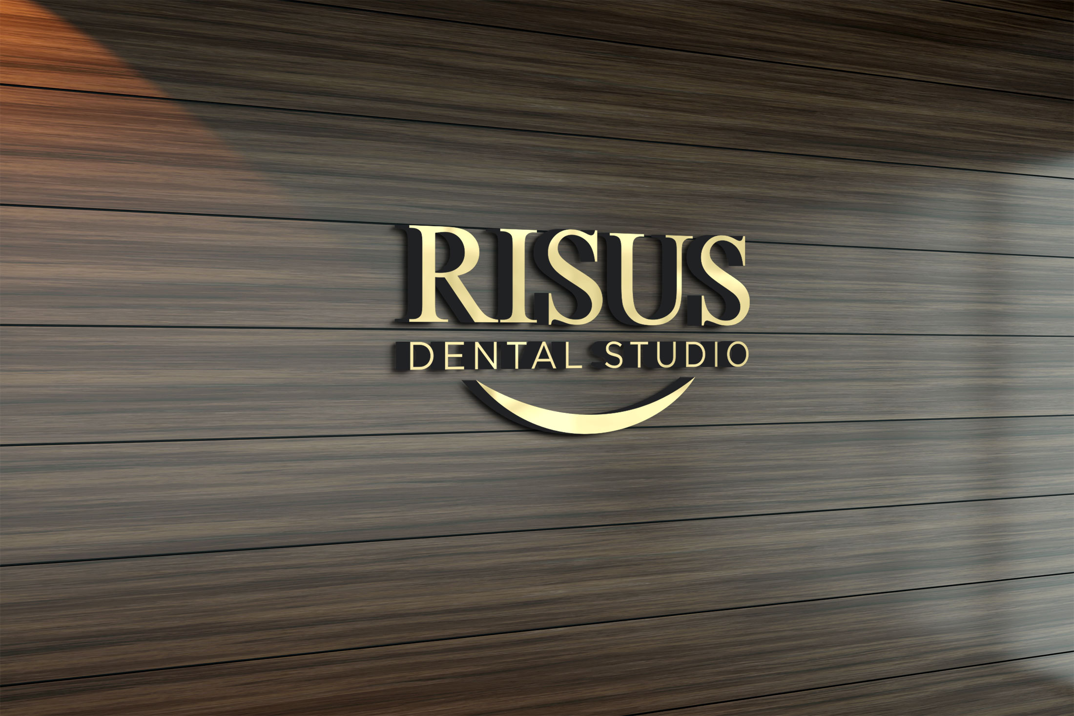 Diseño de Logo por DesignPool01 para Risus Dental Studio | Diseño #36911018