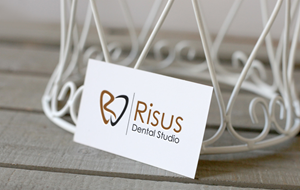 Diseño de Logo por Cool-Designer para Risus Dental Studio | Diseño: #36911311