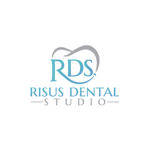 Logo-Design von Anekaa für Risus Dental Studio | Design: #36910437