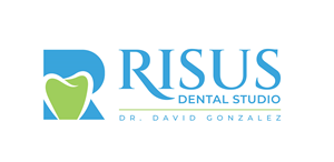 Logo-Design von Paras Bali für Risus Dental Studio | Design: #36943183