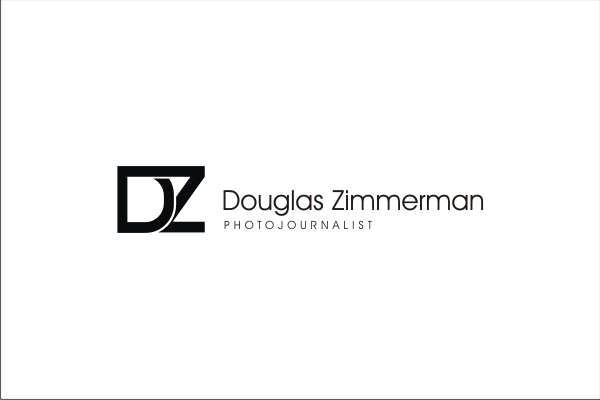 Diseño de Logo por subhadip para Douglas Zimmerman | Diseño #1307971