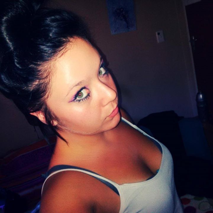 elainedesigns932's profile picture