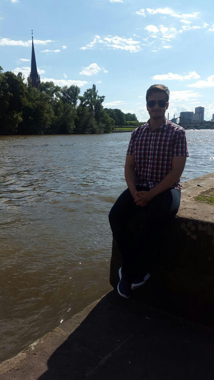 Pooria's profile picture