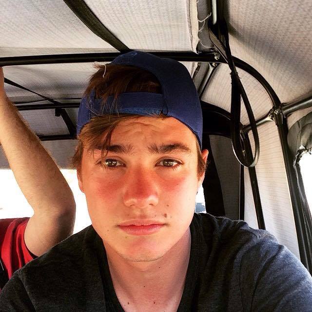 AyrtonSilva's profile picture