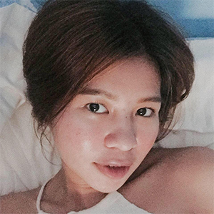 alypapasin's profile picture